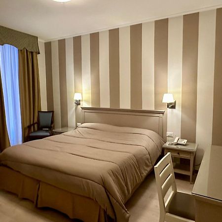 טריאסטה Hotel Bristol מראה חיצוני תמונה