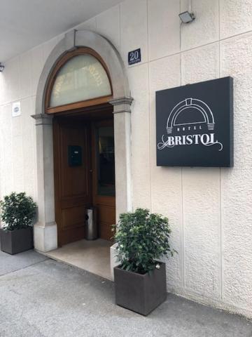 טריאסטה Hotel Bristol מראה חיצוני תמונה