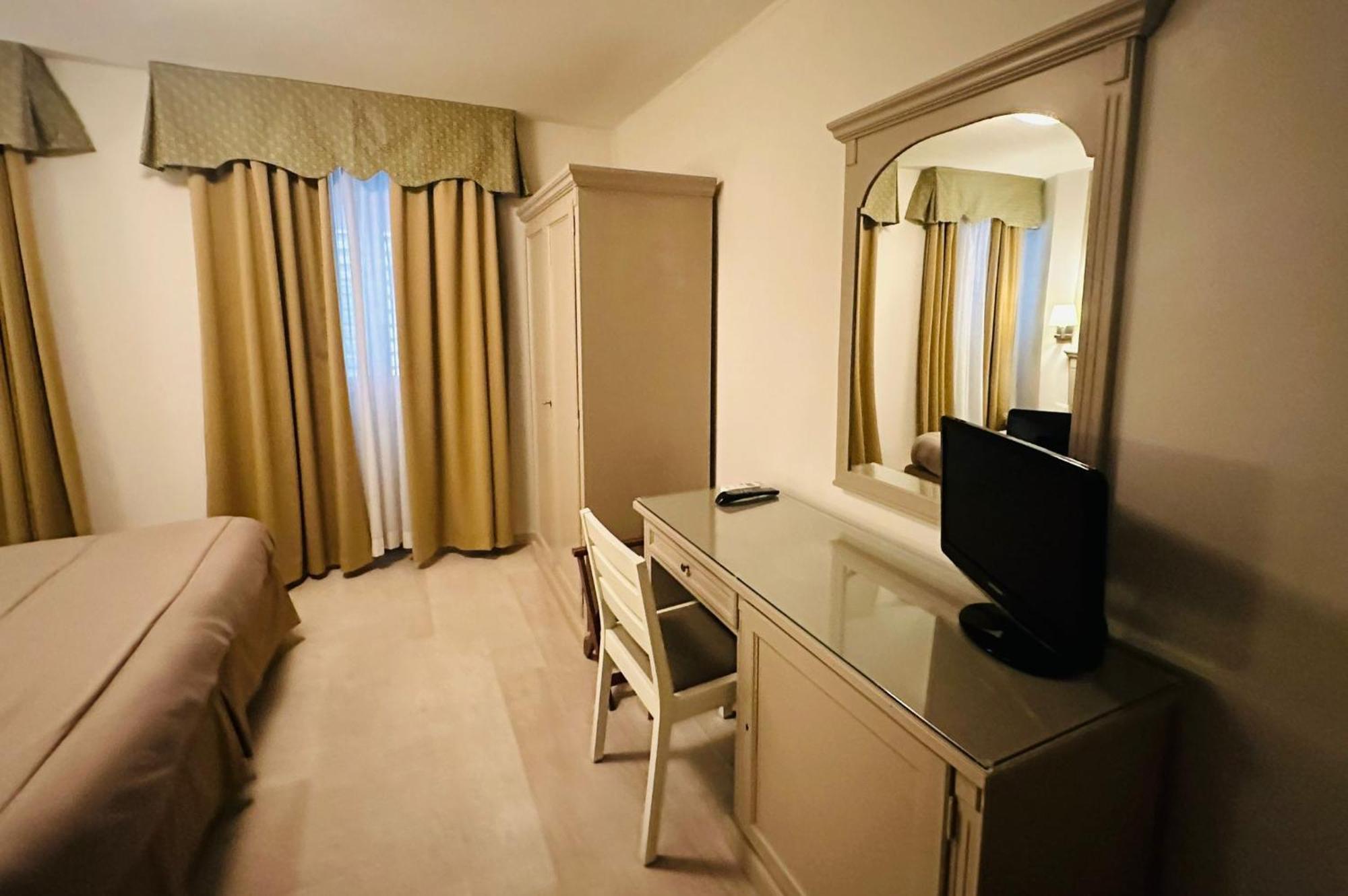 טריאסטה Hotel Bristol מראה חיצוני תמונה