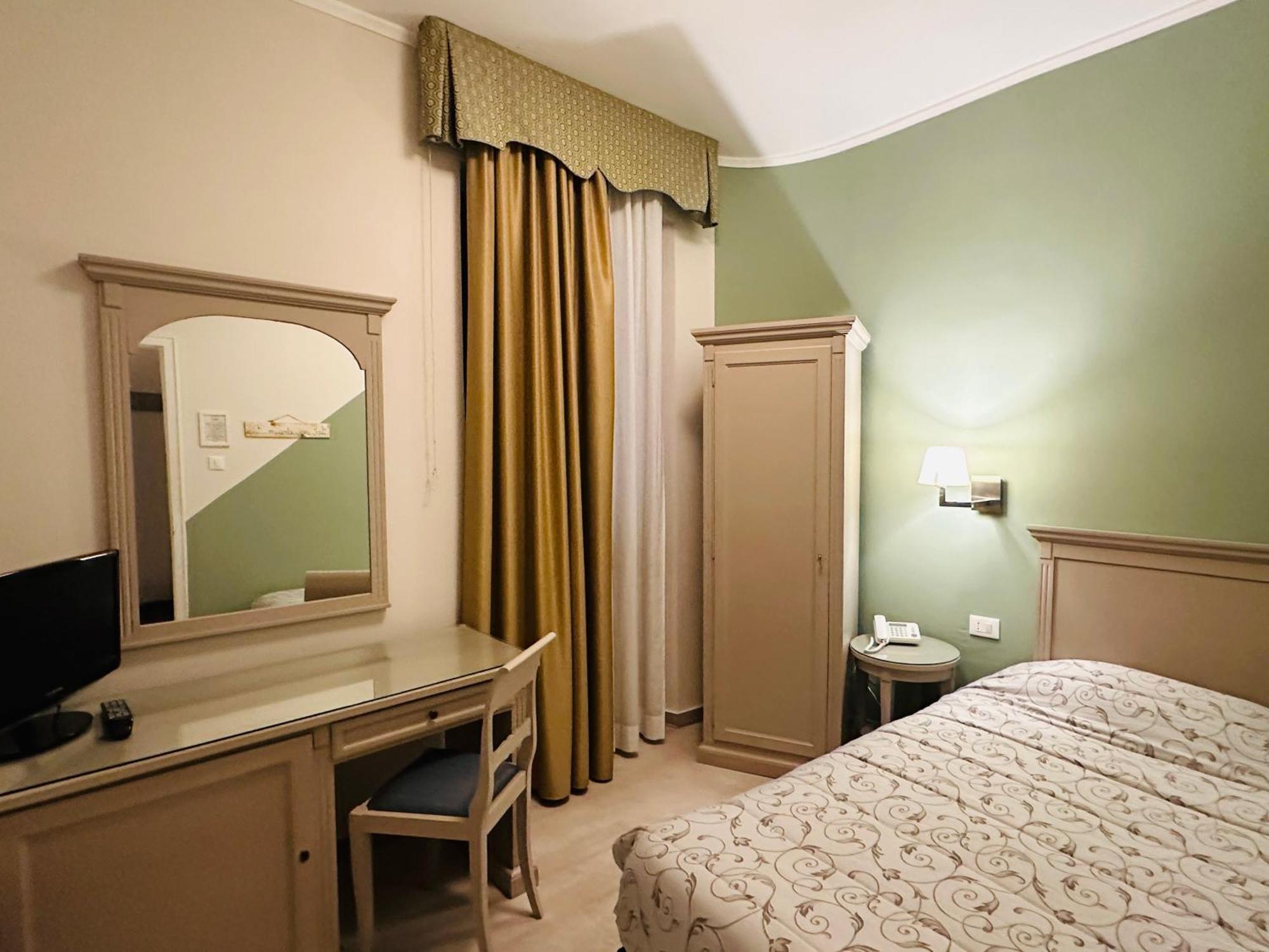 טריאסטה Hotel Bristol מראה חיצוני תמונה