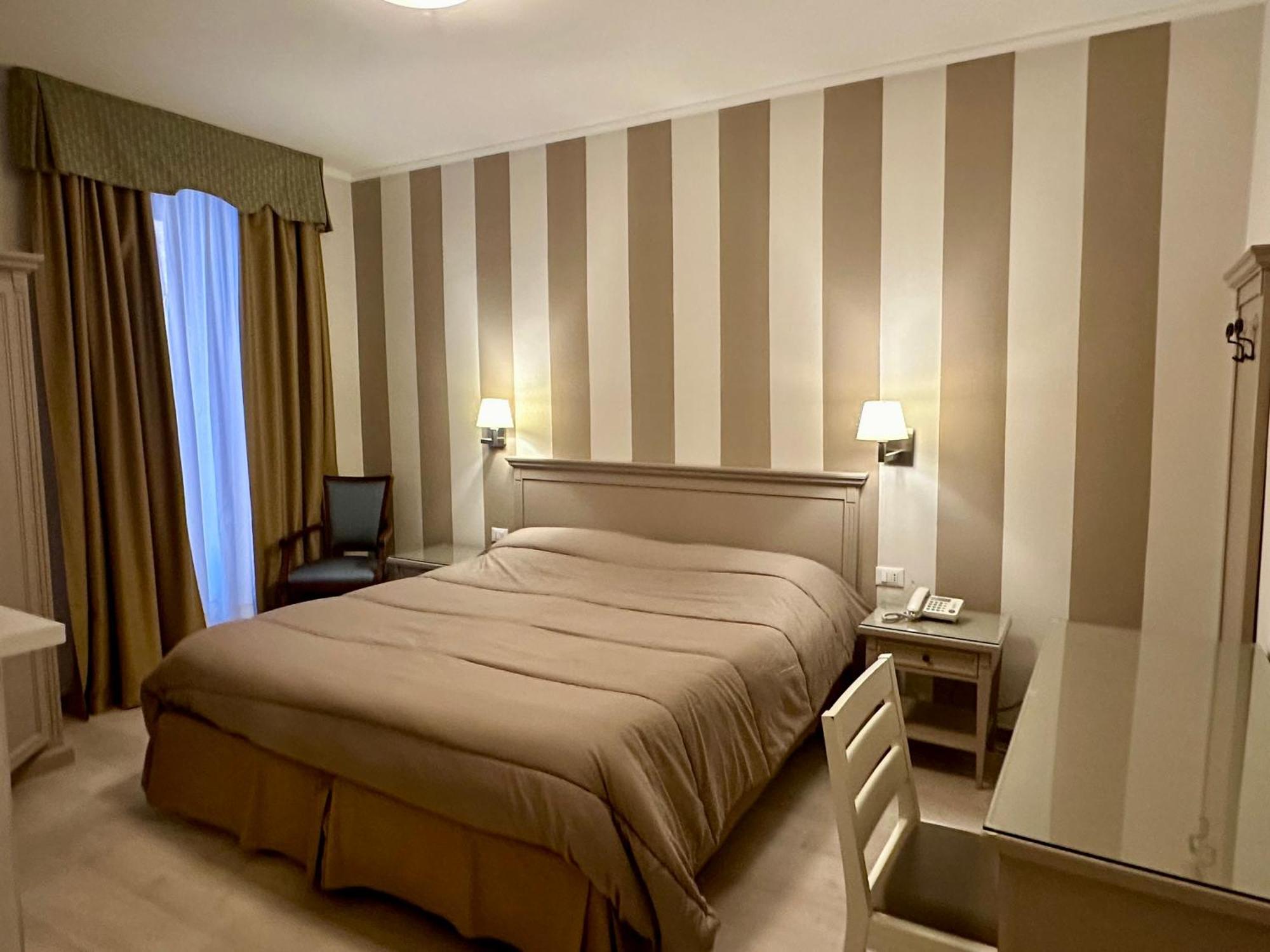 טריאסטה Hotel Bristol מראה חיצוני תמונה